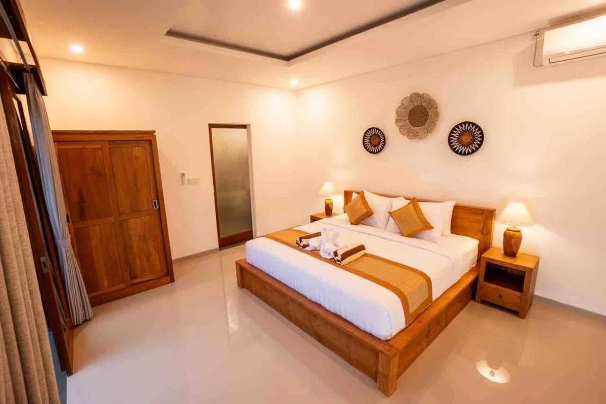 Bedroom Maya Gorgeous Manor