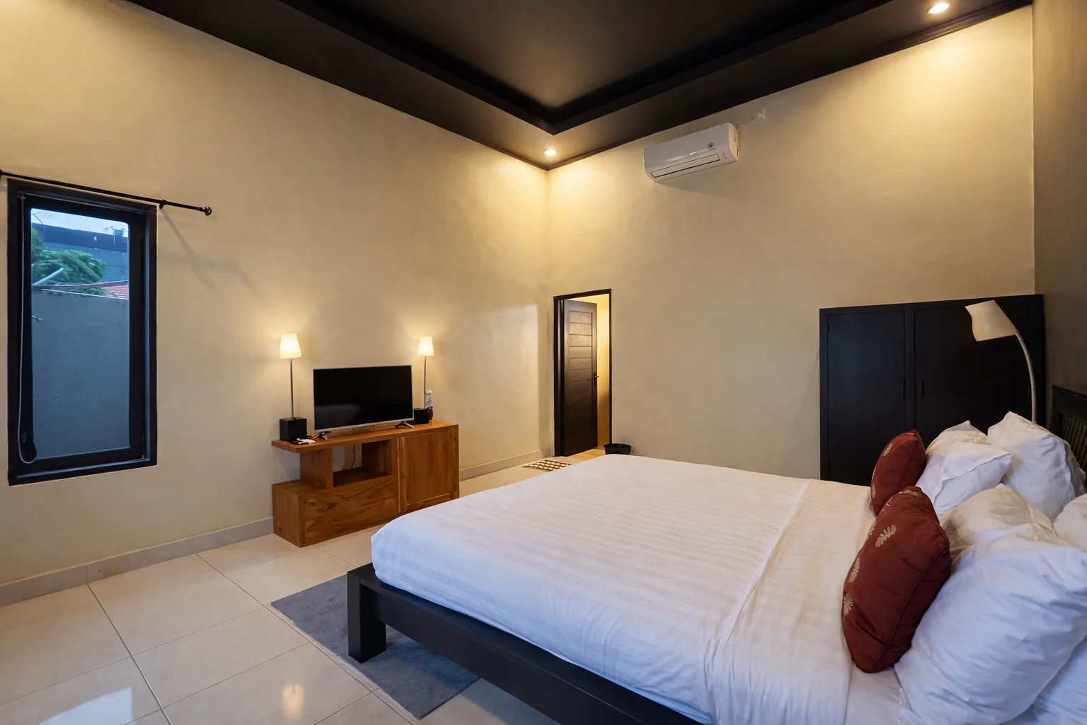 Maya Garden Manor Bedroom